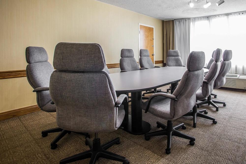 Holiday Inn Chicago Midway Airport S By Ihg Exterior photo