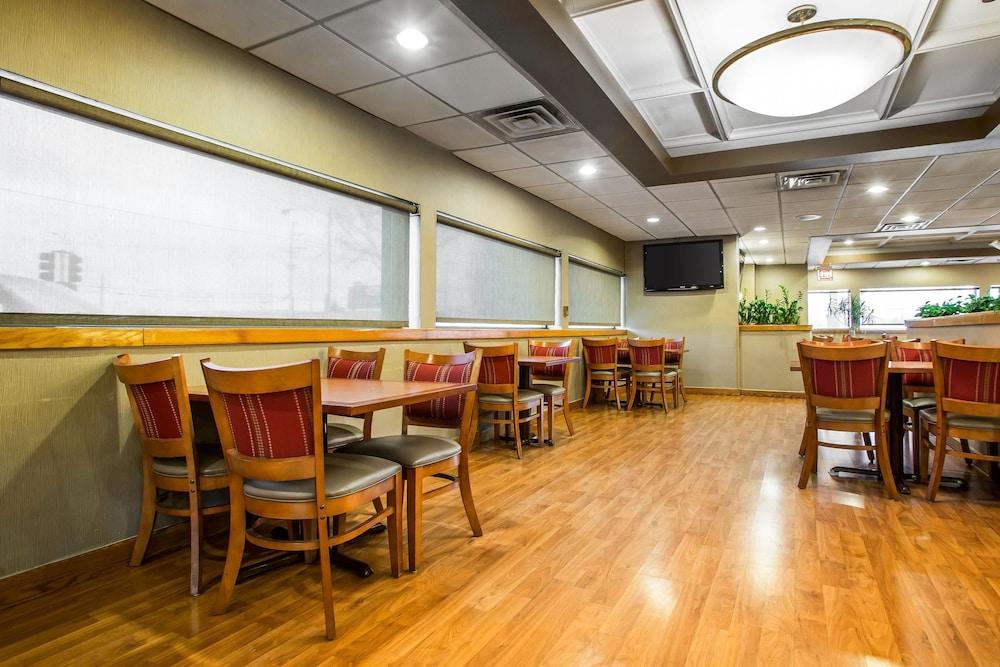 Holiday Inn Chicago Midway Airport S By Ihg Exterior photo