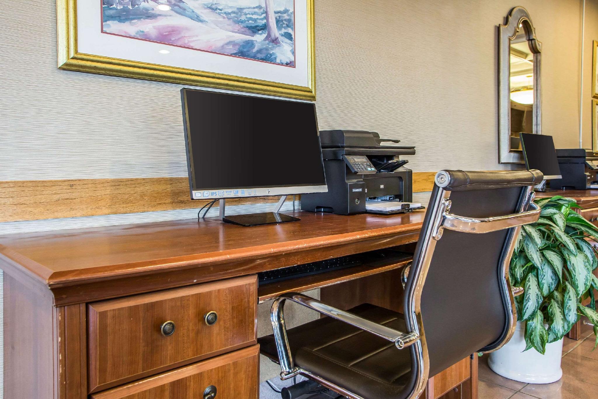 Holiday Inn Chicago Midway Airport S By Ihg Exterior photo